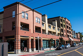 Wilshire Promenade Apartments (1990) - 133 W. Wilshire Avenue