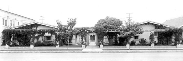 1927 photo of exterior of Pomona Court