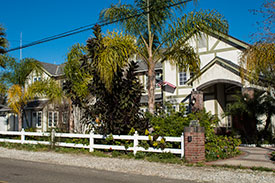 Residence (2002) 900 N. Carhart Avenue 